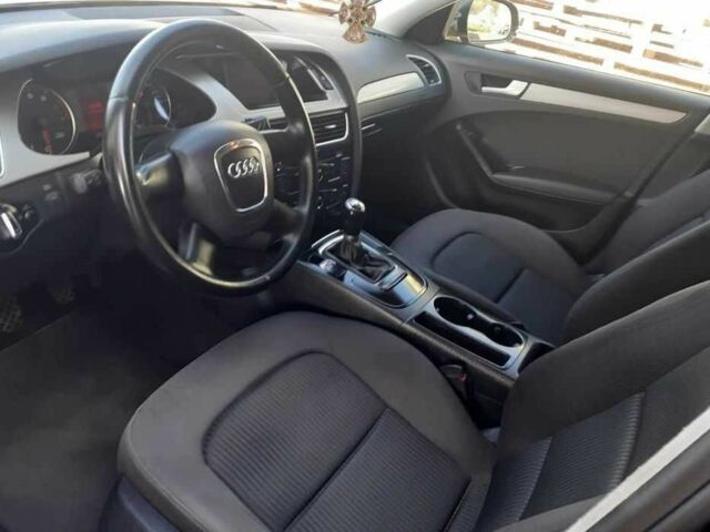 Черный Ауди А4, объемом двигателя 1.8 л и пробегом 255 тыс. км за 9000 $, фото 1 на Automoto.ua