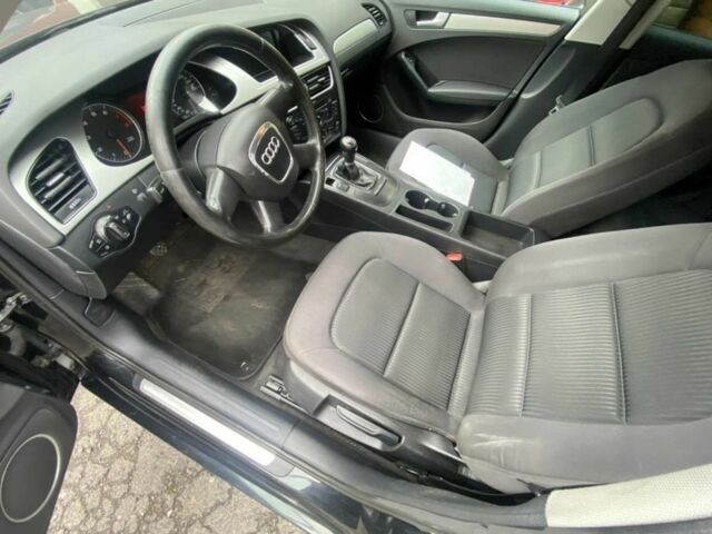 Чорний Ауді А4, об'ємом двигуна 2 л та пробігом 350 тис. км за 1378 $, фото 6 на Automoto.ua