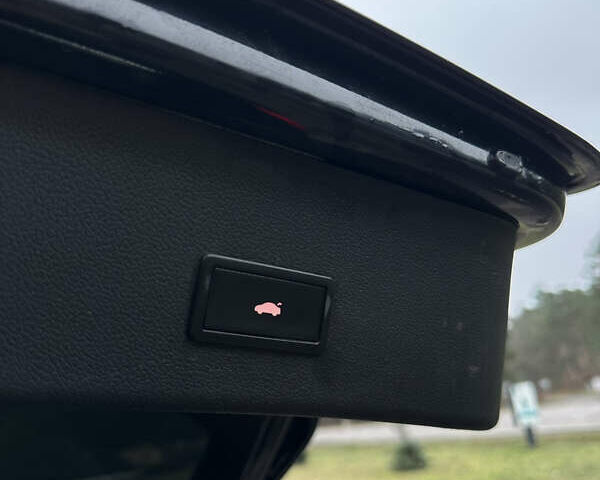 Чорний Ауді А4, об'ємом двигуна 1.8 л та пробігом 230 тис. км за 8850 $, фото 11 на Automoto.ua