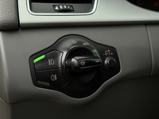 Черный Ауди А4, объемом двигателя 2.7 л и пробегом 295 тыс. км за 8300 $, фото 14 на Automoto.ua