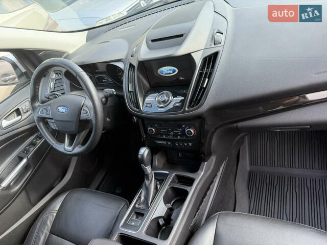 Чорний Ауді А4, об'ємом двигуна 1.8 л та пробігом 200 тис. км за 10000 $, фото 27 на Automoto.ua