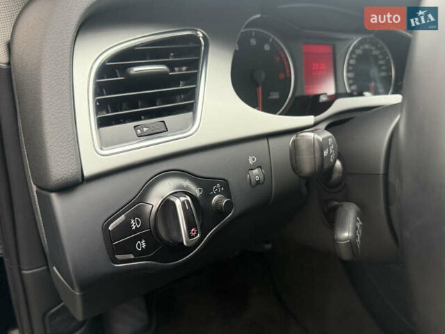 Чорний Ауді А4, об'ємом двигуна 2 л та пробігом 166 тис. км за 9900 $, фото 30 на Automoto.ua