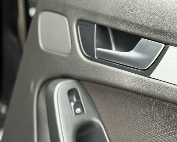 Чорний Ауді А4, об'ємом двигуна 2.7 л та пробігом 265 тис. км за 10550 $, фото 85 на Automoto.ua