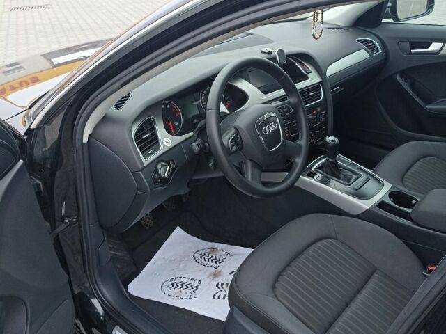 Черный Ауди А4, объемом двигателя 1.8 л и пробегом 220 тыс. км за 9000 $, фото 4 на Automoto.ua