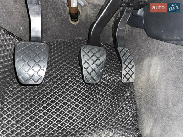 Черный Ауди А4, объемом двигателя 1.97 л и пробегом 292 тыс. км за 11400 $, фото 32 на Automoto.ua