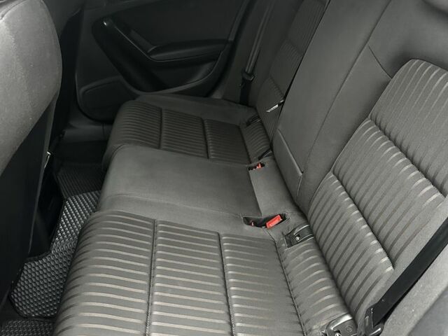 Черный Ауди А4, объемом двигателя 1.8 л и пробегом 187 тыс. км за 6500 $, фото 6 на Automoto.ua