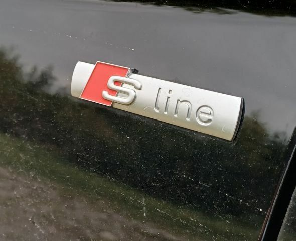 Чорний Ауді А4, об'ємом двигуна 2.7 л та пробігом 2 тис. км за 13000 $, фото 4 на Automoto.ua