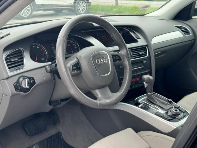 Чорний Ауді А4, об'ємом двигуна 2 л та пробігом 190 тис. км за 9800 $, фото 4 на Automoto.ua