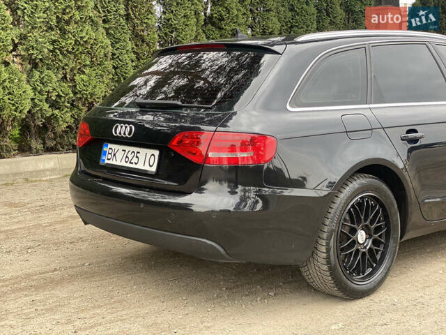 Черный Ауди А4, объемом двигателя 2 л и пробегом 310 тыс. км за 8950 $, фото 6 на Automoto.ua