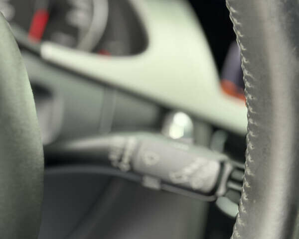 Чорний Ауді А4, об'ємом двигуна 2.7 л та пробігом 265 тис. км за 10550 $, фото 53 на Automoto.ua