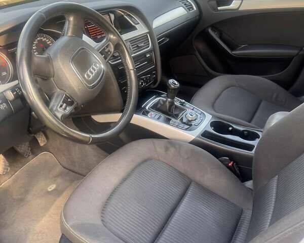Черный Ауди А4, объемом двигателя 2 л и пробегом 263 тыс. км за 11500 $, фото 4 на Automoto.ua