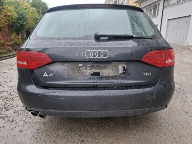 Черный Ауди А4, объемом двигателя 2 л и пробегом 365 тыс. км за 5000 $, фото 3 на Automoto.ua