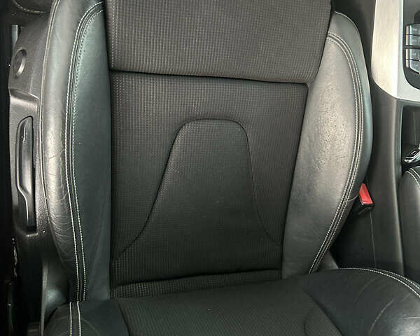Чорний Ауді А4, об'ємом двигуна 2 л та пробігом 197 тис. км за 10600 $, фото 16 на Automoto.ua