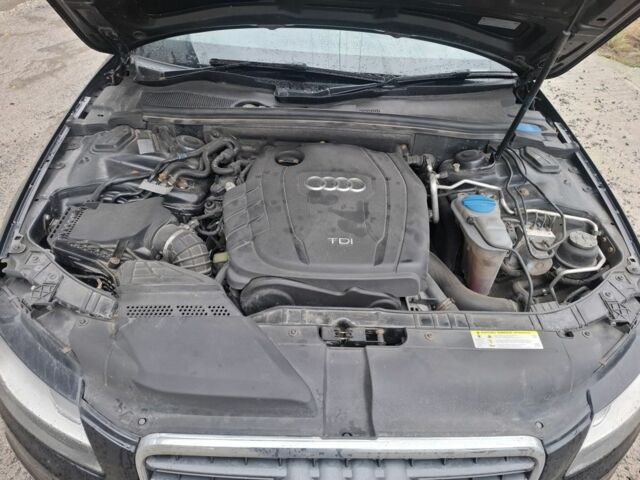 Черный Ауди А4, объемом двигателя 2 л и пробегом 365 тыс. км за 5000 $, фото 6 на Automoto.ua