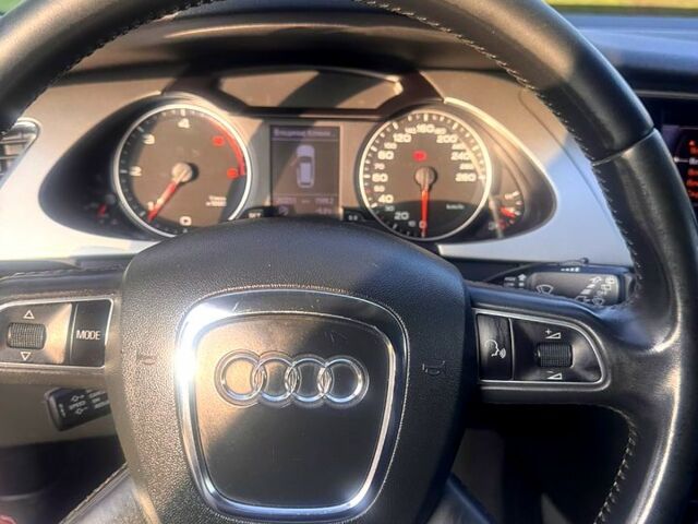 Черный Ауди А4, объемом двигателя 2 л и пробегом 263 тыс. км за 11500 $, фото 12 на Automoto.ua