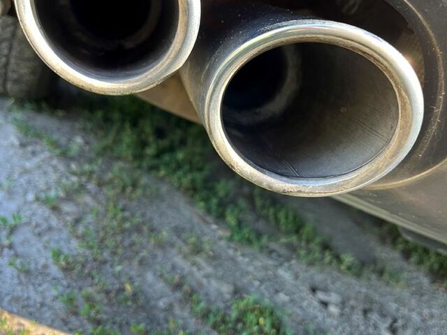 Черный Ауди А4, объемом двигателя 2 л и пробегом 214 тыс. км за 12400 $, фото 6 на Automoto.ua