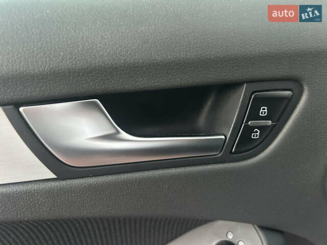 Чорний Ауді А4, об'ємом двигуна 2 л та пробігом 197 тис. км за 10600 $, фото 33 на Automoto.ua