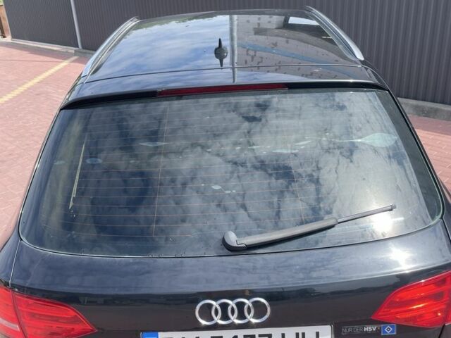 Черный Ауди А4, объемом двигателя 2 л и пробегом 300 тыс. км за 10100 $, фото 4 на Automoto.ua