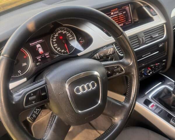 Черный Ауди А4, объемом двигателя 2 л и пробегом 263 тыс. км за 11500 $, фото 3 на Automoto.ua