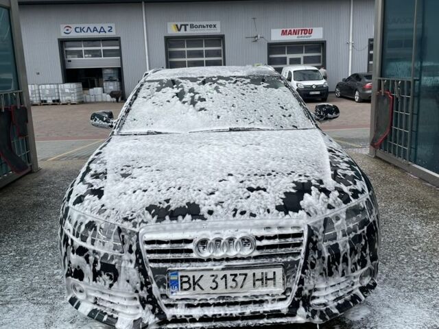 Черный Ауди А4, объемом двигателя 2 л и пробегом 300 тыс. км за 10100 $, фото 6 на Automoto.ua