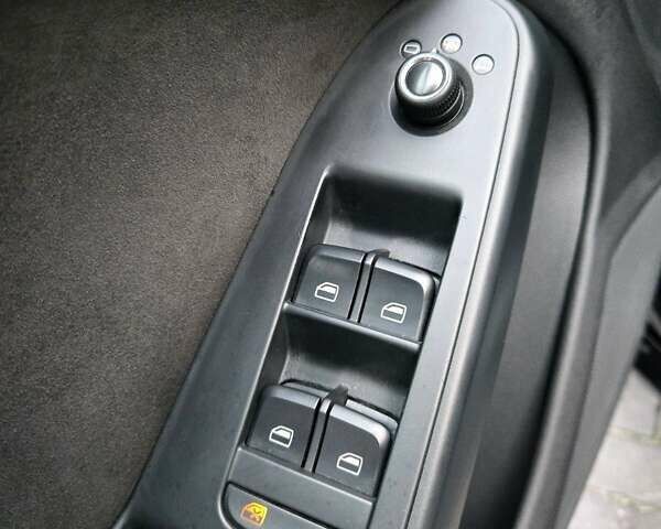 Черный Ауди А4, объемом двигателя 2 л и пробегом 178 тыс. км за 11499 $, фото 41 на Automoto.ua