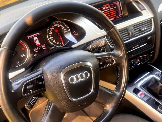 Черный Ауди А4, объемом двигателя 2 л и пробегом 263 тыс. км за 11500 $, фото 4 на Automoto.ua