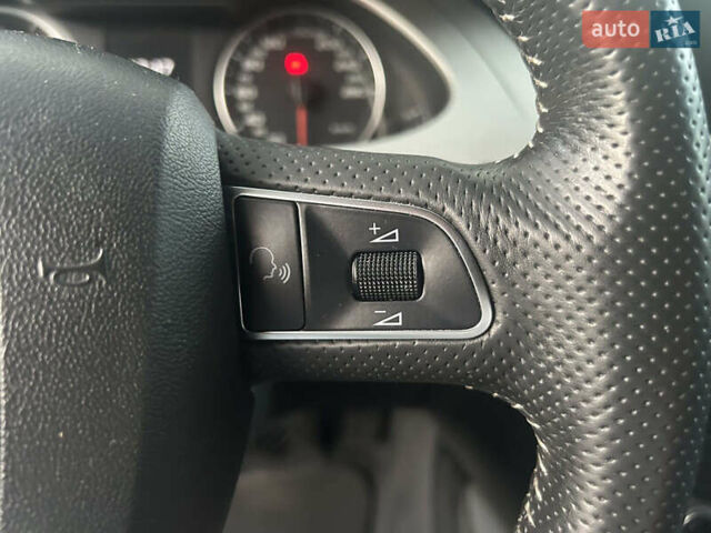 Чорний Ауді А4, об'ємом двигуна 2 л та пробігом 197 тис. км за 10600 $, фото 23 на Automoto.ua