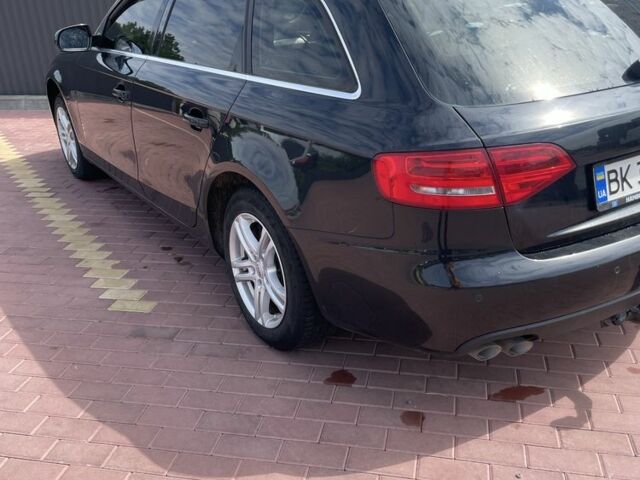 Черный Ауди А4, объемом двигателя 2 л и пробегом 300 тыс. км за 10100 $, фото 3 на Automoto.ua