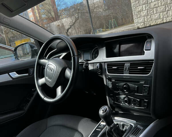 Черный Ауди А4, объемом двигателя 2 л и пробегом 174 тыс. км за 10000 $, фото 11 на Automoto.ua