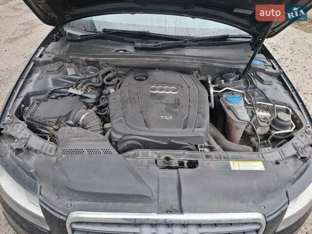 Черный Ауди А4, объемом двигателя 2 л и пробегом 365 тыс. км за 4800 $, фото 1 на Automoto.ua