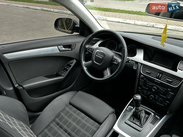 Чорний Ауді А4, об'ємом двигуна 1.8 л та пробігом 189 тис. км за 8900 $, фото 9 на Automoto.ua