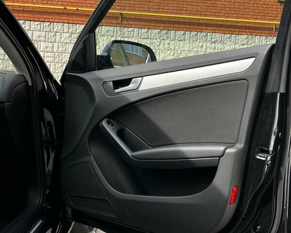 Черный Ауди А4, объемом двигателя 2 л и пробегом 174 тыс. км за 10000 $, фото 10 на Automoto.ua