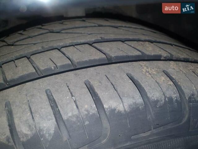 Чорний Ауді А4, об'ємом двигуна 2 л та пробігом 350 тис. км за 9650 $, фото 18 на Automoto.ua