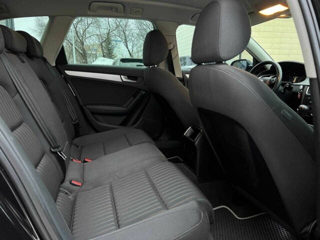 Чорний Ауді А4, об'ємом двигуна 3 л та пробігом 331 тис. км за 12000 $, фото 22 на Automoto.ua