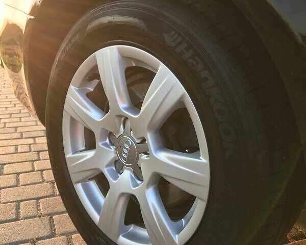 Чорний Ауді А4, об'ємом двигуна 2 л та пробігом 217 тис. км за 10800 $, фото 58 на Automoto.ua