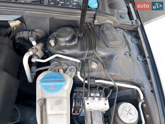 Черный Ауди А4, объемом двигателя 1.8 л и пробегом 242 тыс. км за 9200 $, фото 30 на Automoto.ua