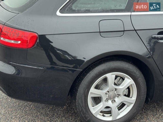 Черный Ауди А4, объемом двигателя 1.8 л и пробегом 255 тыс. км за 9900 $, фото 14 на Automoto.ua