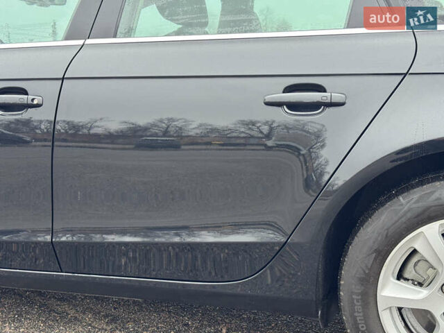 Черный Ауди А4, объемом двигателя 1.8 л и пробегом 255 тыс. км за 9900 $, фото 5 на Automoto.ua