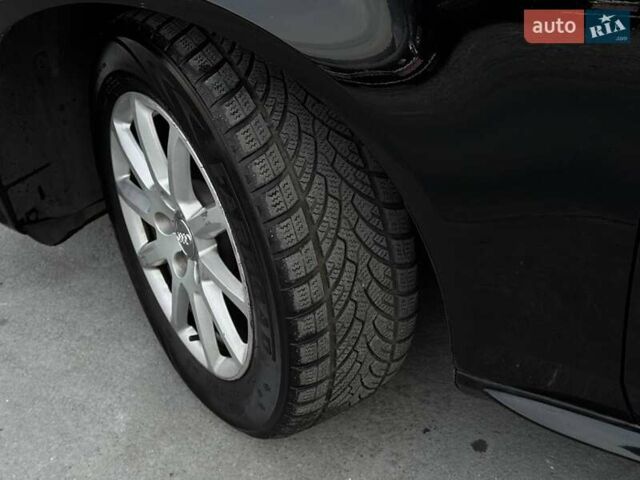 Чорний Ауді А4, об'ємом двигуна 2 л та пробігом 287 тис. км за 10300 $, фото 10 на Automoto.ua