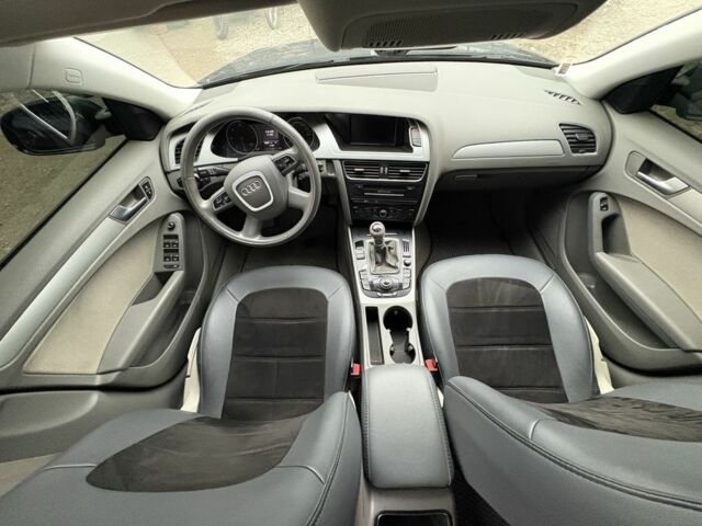 Черный Ауди А4, объемом двигателя 2 л и пробегом 211 тыс. км за 9800 $, фото 5 на Automoto.ua