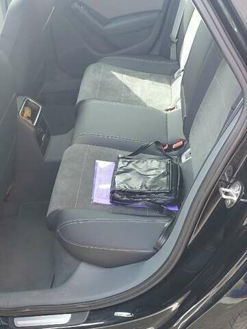 Чорний Ауді А4, об'ємом двигуна 2 л та пробігом 250 тис. км за 10500 $, фото 12 на Automoto.ua