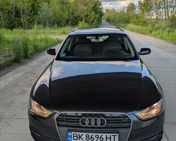 Черный Ауди А4, объемом двигателя 2 л и пробегом 324 тыс. км за 9700 $, фото 4 на Automoto.ua