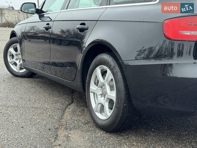 Черный Ауди А4, объемом двигателя 1.8 л и пробегом 255 тыс. км за 9900 $, фото 8 на Automoto.ua