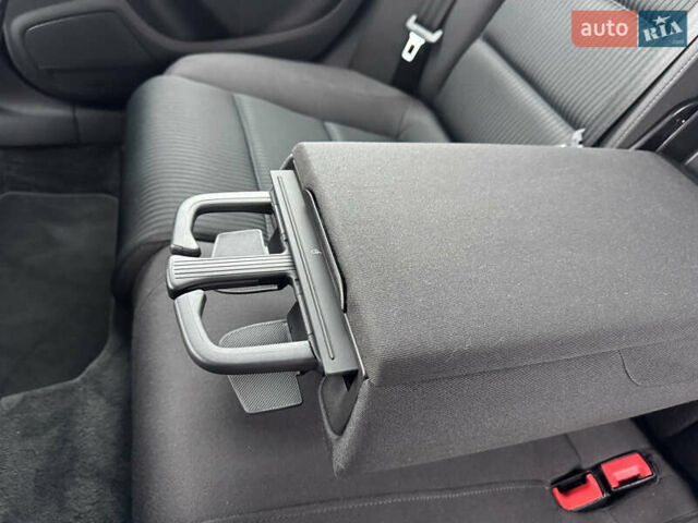 Черный Ауди А4, объемом двигателя 1.8 л и пробегом 255 тыс. км за 9900 $, фото 43 на Automoto.ua