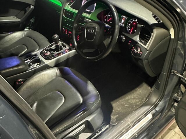 Чорний Ауді А4, об'ємом двигуна 2 л та пробігом 2 тис. км за 6000 $, фото 10 на Automoto.ua