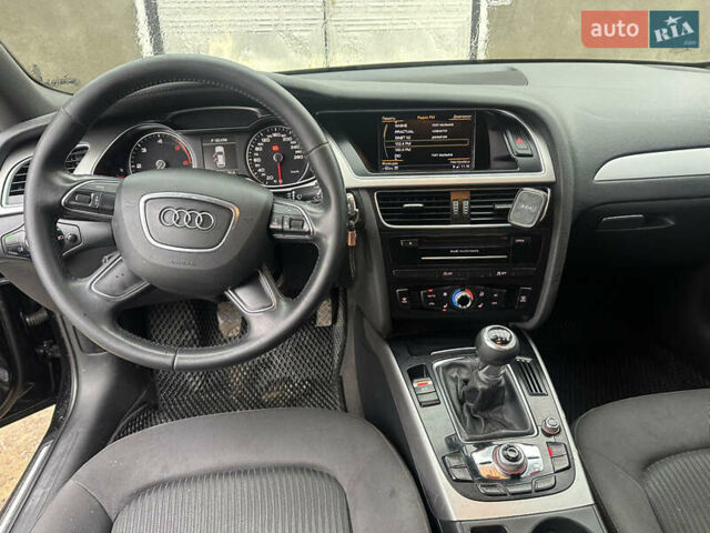 Чорний Ауді А4, об'ємом двигуна 2 л та пробігом 300 тис. км за 10999 $, фото 26 на Automoto.ua