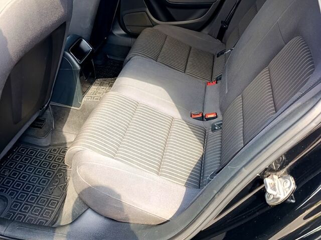 Чорний Ауді А4, об'ємом двигуна 2 л та пробігом 260 тис. км за 11700 $, фото 6 на Automoto.ua