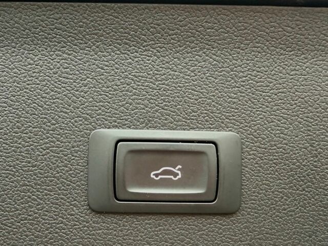 Черный Ауди А4, объемом двигателя 2 л и пробегом 236 тыс. км за 10800 $, фото 1 на Automoto.ua