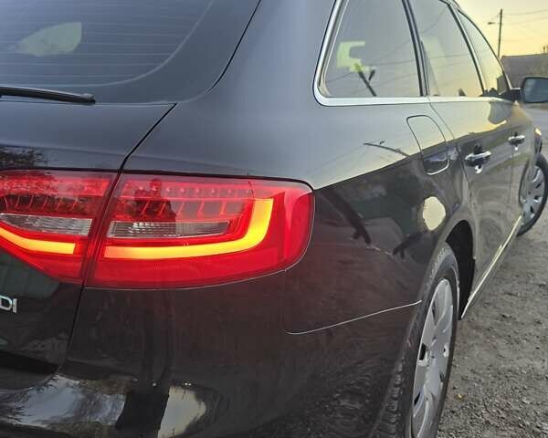 Черный Ауди А4, объемом двигателя 2 л и пробегом 282 тыс. км за 10800 $, фото 45 на Automoto.ua