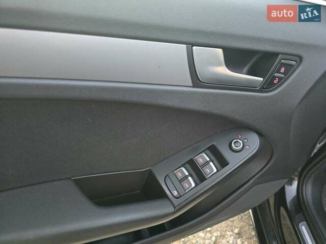 Черный Ауди А4, объемом двигателя 2 л и пробегом 282 тыс. км за 10800 $, фото 9 на Automoto.ua